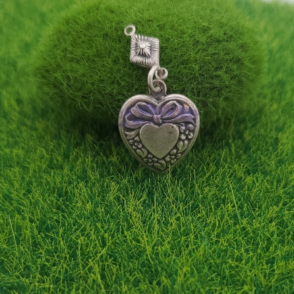 Silver and Purple Heart Pendant‎ P313